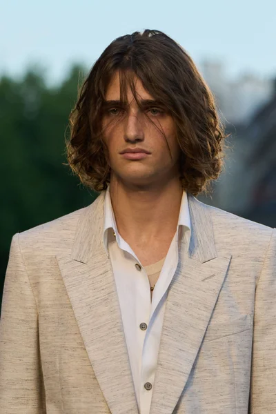 Look 185